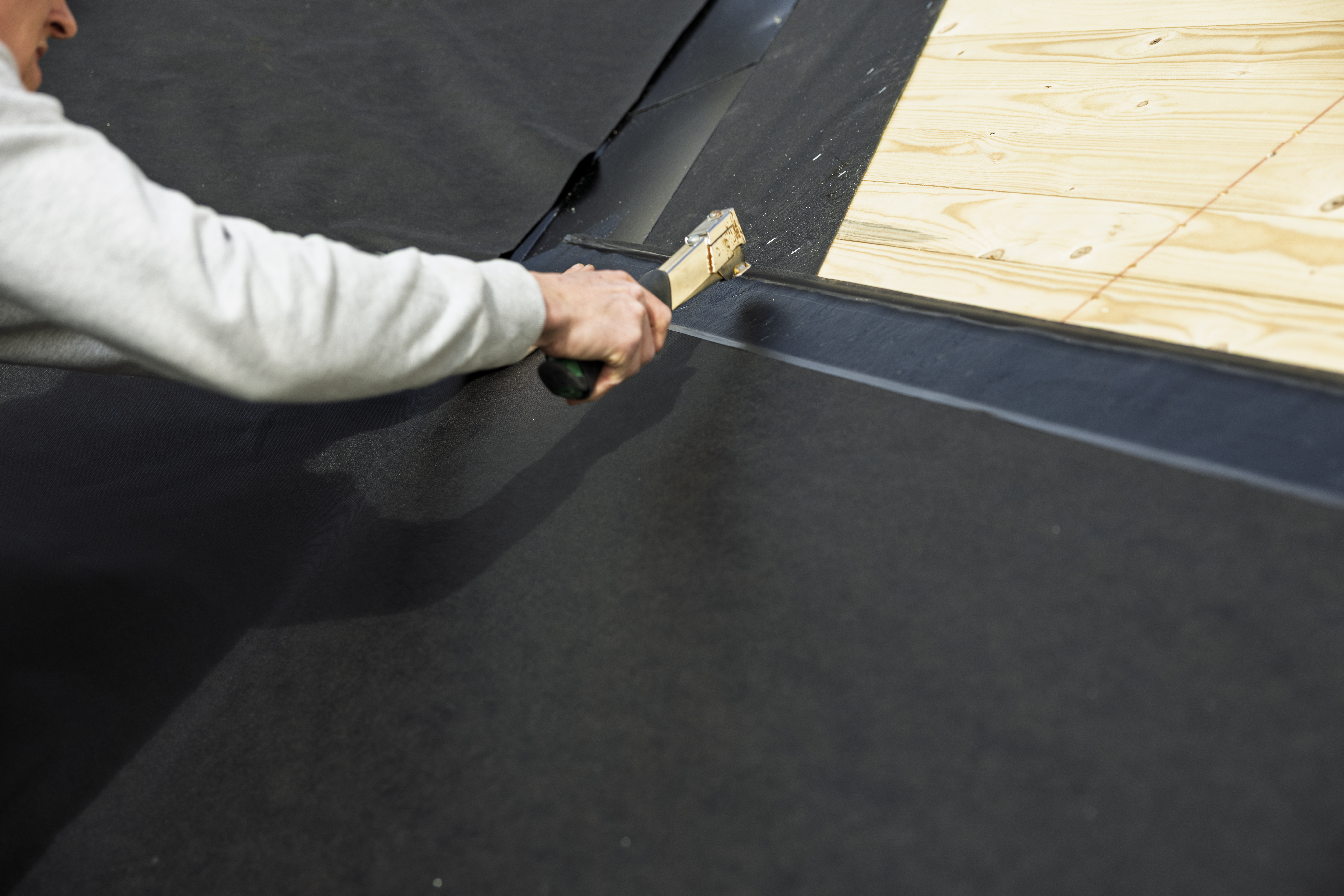 Ny banderolldesign på T-Roof underlagsduk och underlagspapp